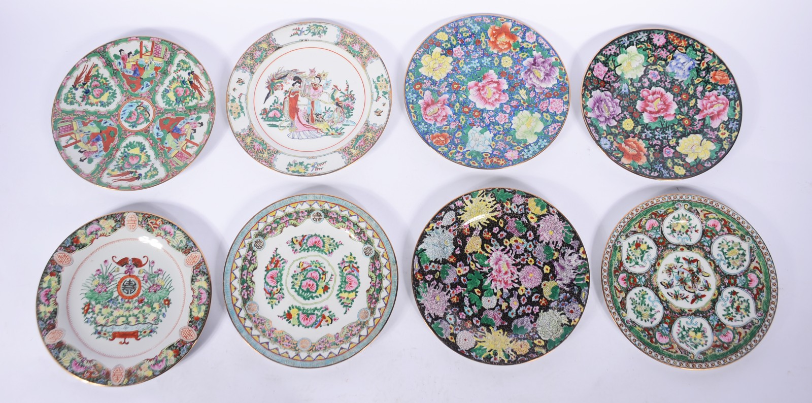 Oito pratos diversos de porcelana oriental policromada. - foto 1 de 10