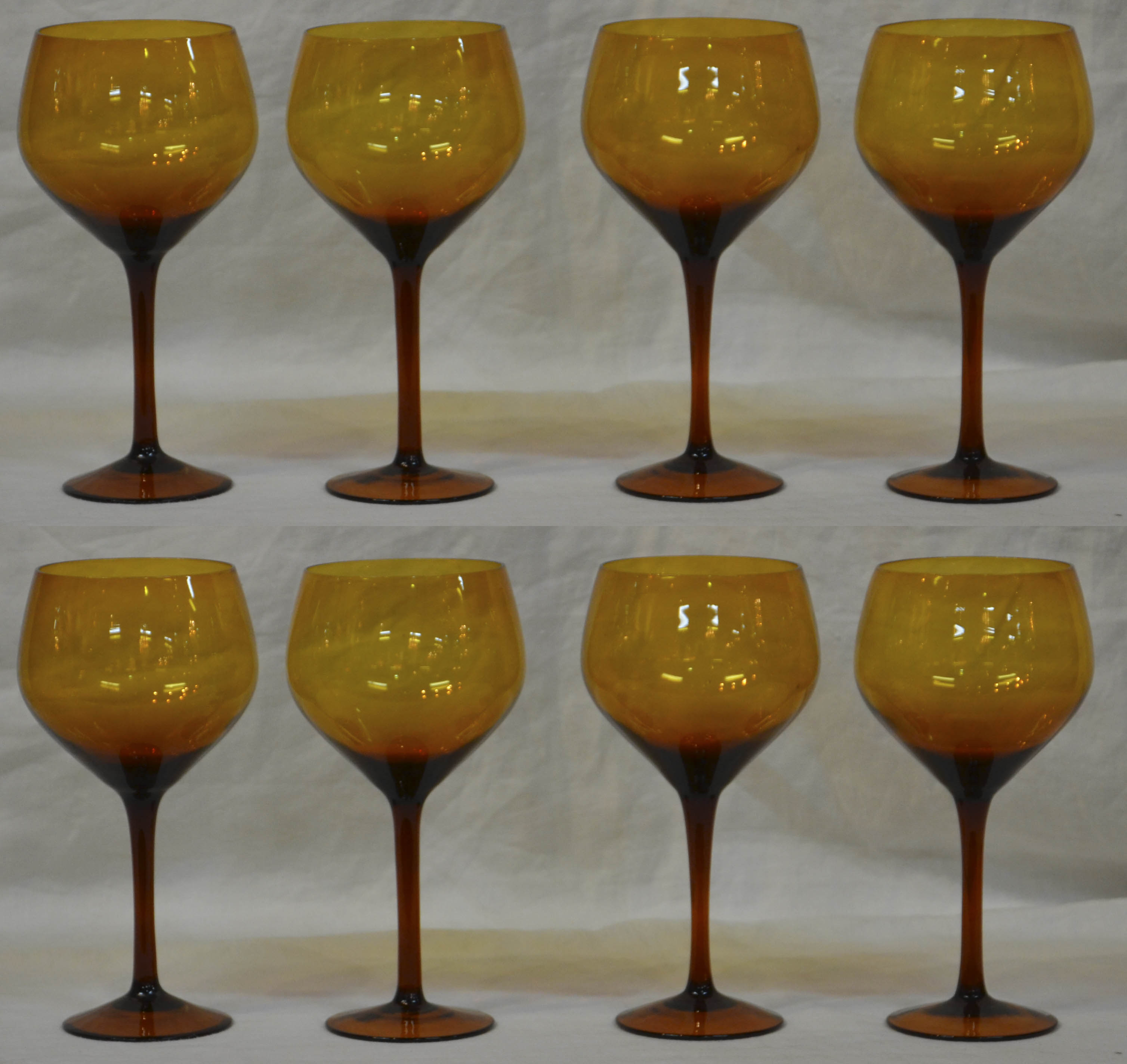 Oito taças de cristal para vinho tinto