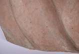 Placa de terracota com figura masculina em relevo. - Placa de terracota com figura masculina em relevo.
