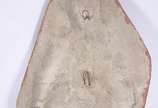 Placa de terracota com figura masculina em relevo. - Placa de terracota com figura masculina em relevo.
