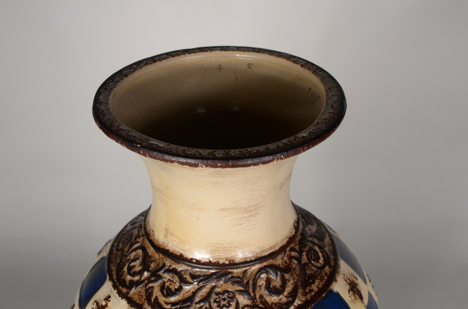 Vaso de cerâmica marroquina decoração geométrica e guirlandas em... - foto 5 de 6