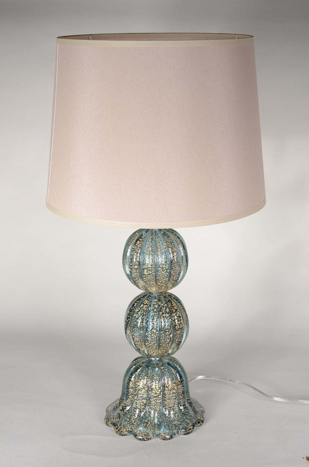 Luminária/abatjour de vidro decorativo, trabalhado em gomos na cor... - foto 1 de 6