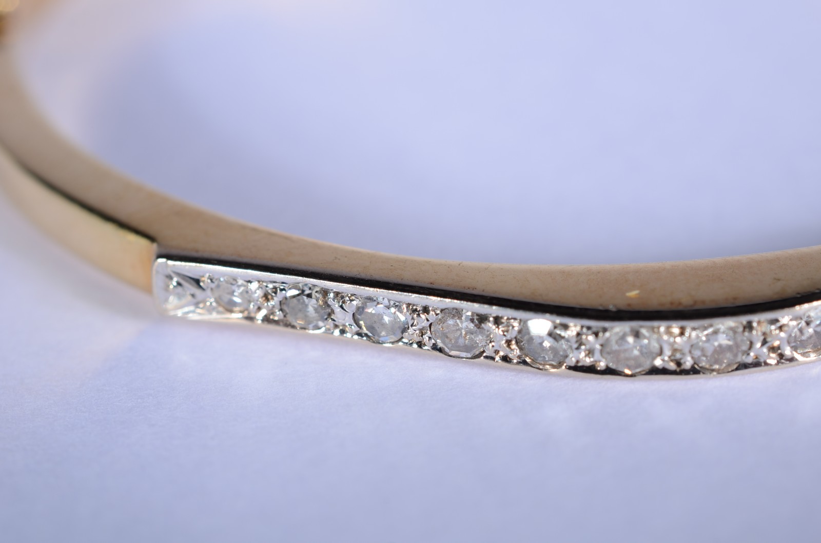 Pulseira de ouro 18 k., 13 brilhantes. (Por motivos de segurança a... - foto 2 de 8