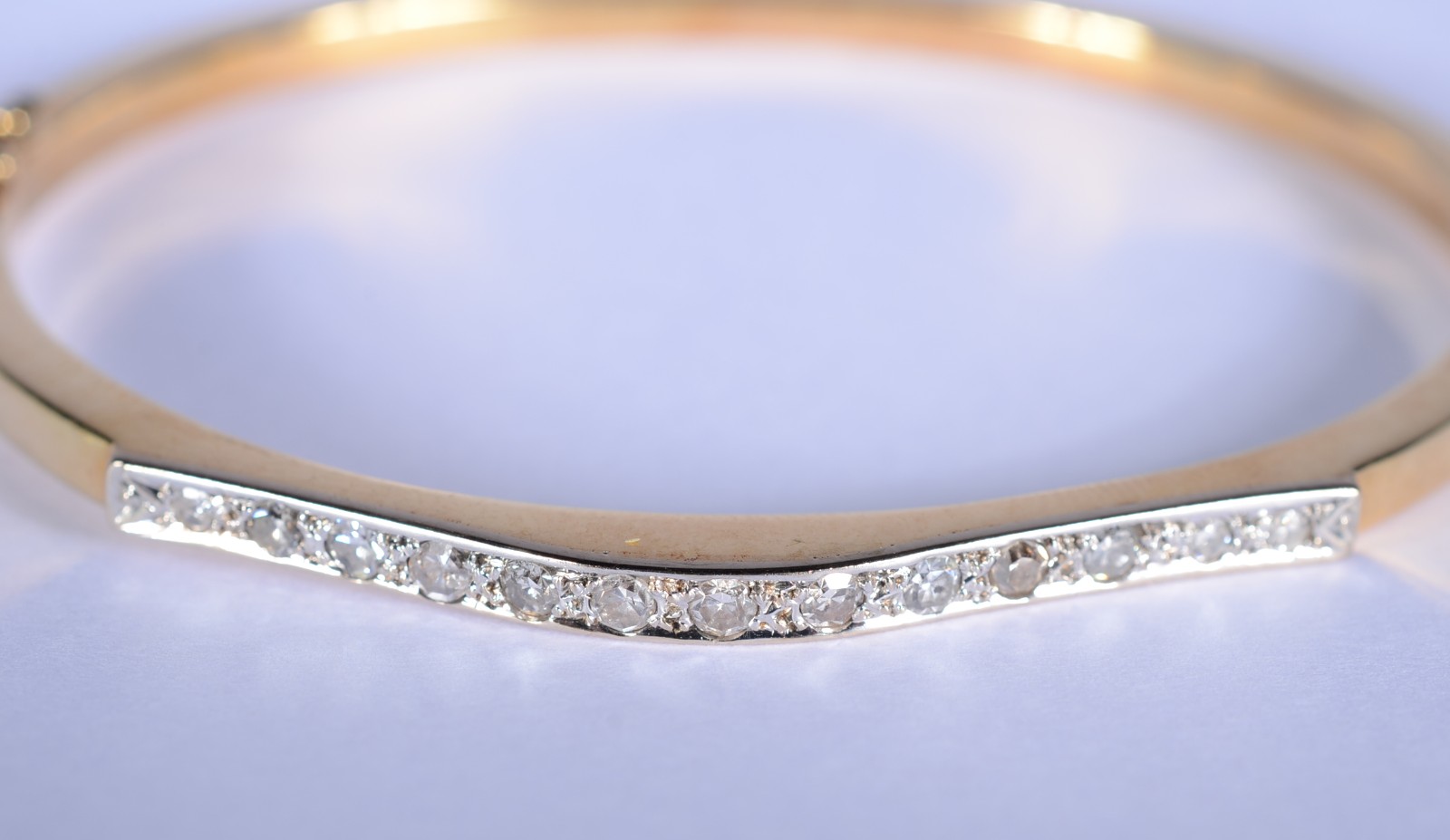 Pulseira de ouro 18 k., 13 brilhantes. (Por motivos de segurança a... - foto 5 de 8