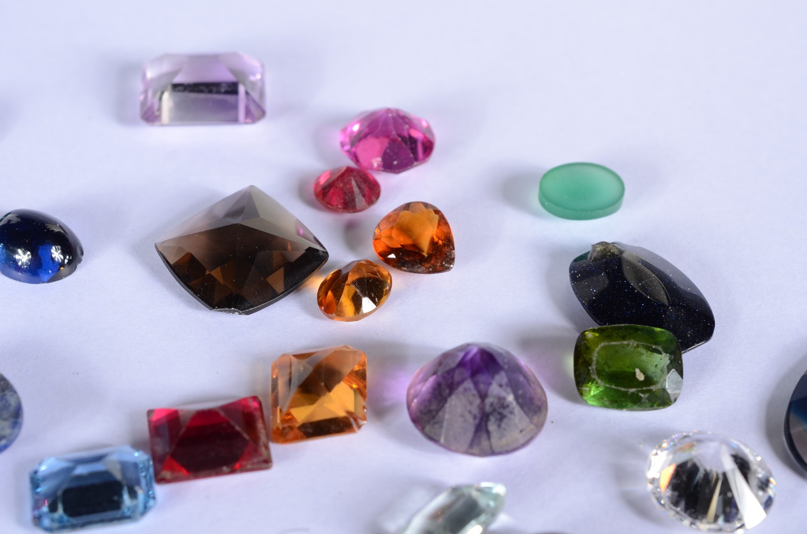 Lote com pedras semi preciosas diversos tamanhos e cores. (Por... - foto 6 de 6