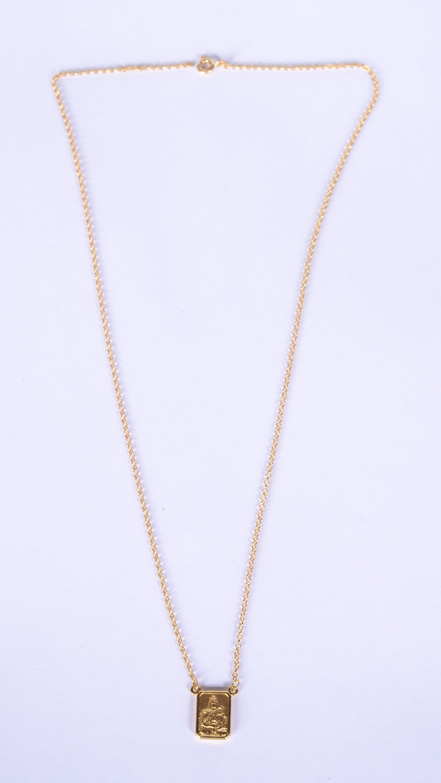 Colar com medalha de ouro 18 k., contraste 750 mls feitio elinhos e... - foto 2 de 10