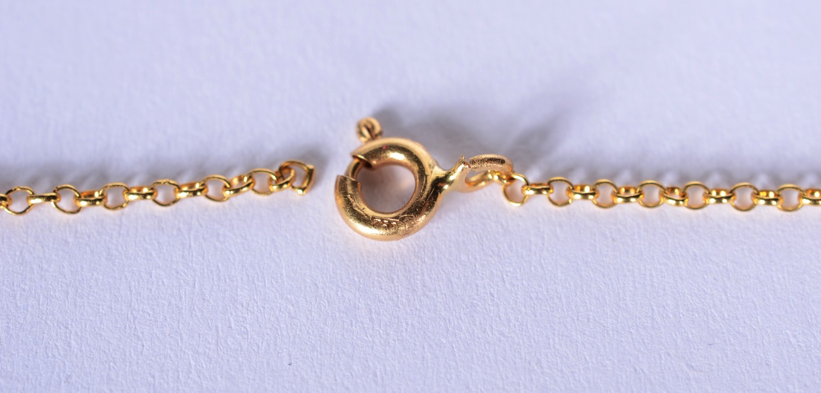 Colar com medalha de ouro 18 k., contraste 750 mls feitio elinhos e... - foto 6 de 10