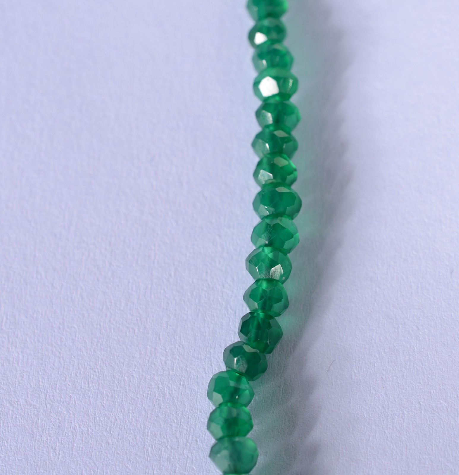 Colar ônix verde com pingente e fecho em ouro 18 k., pendente feitio... - foto 3 de 9