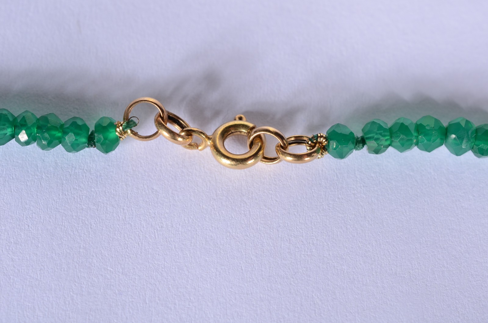 Colar ônix verde com pingente e fecho em ouro 18 k., pendente feitio... - foto 5 de 9