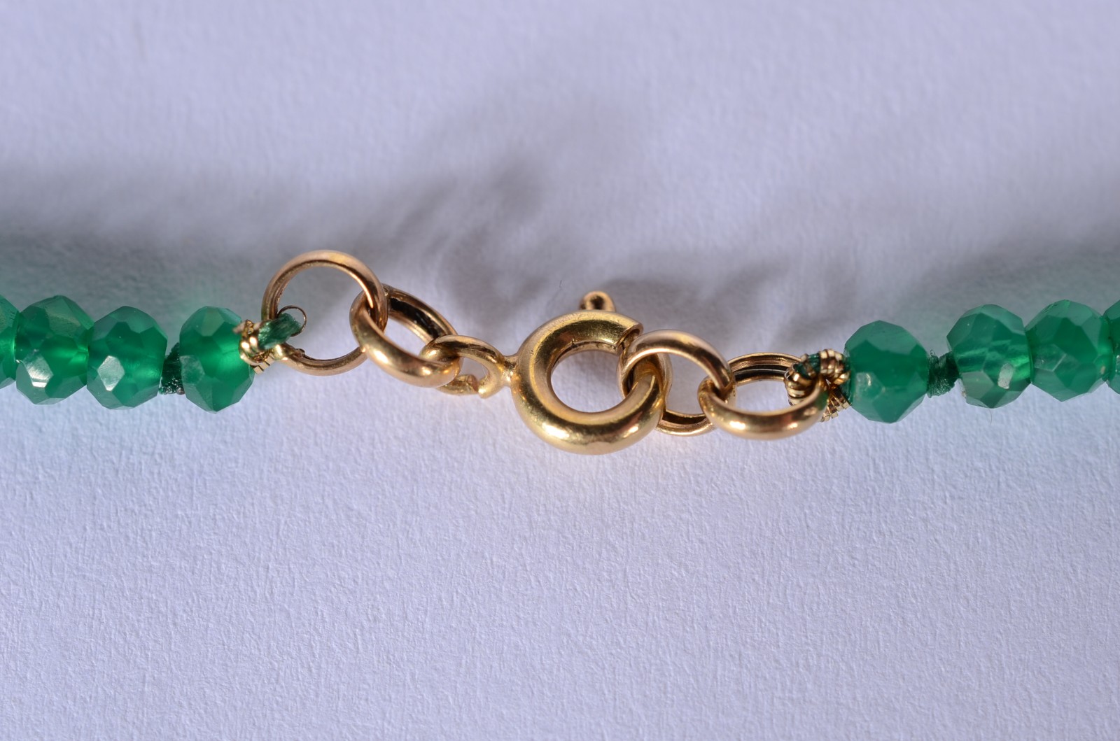 Colar ônix verde com pingente e fecho em ouro 18 k., pendente feitio... - foto 6 de 9