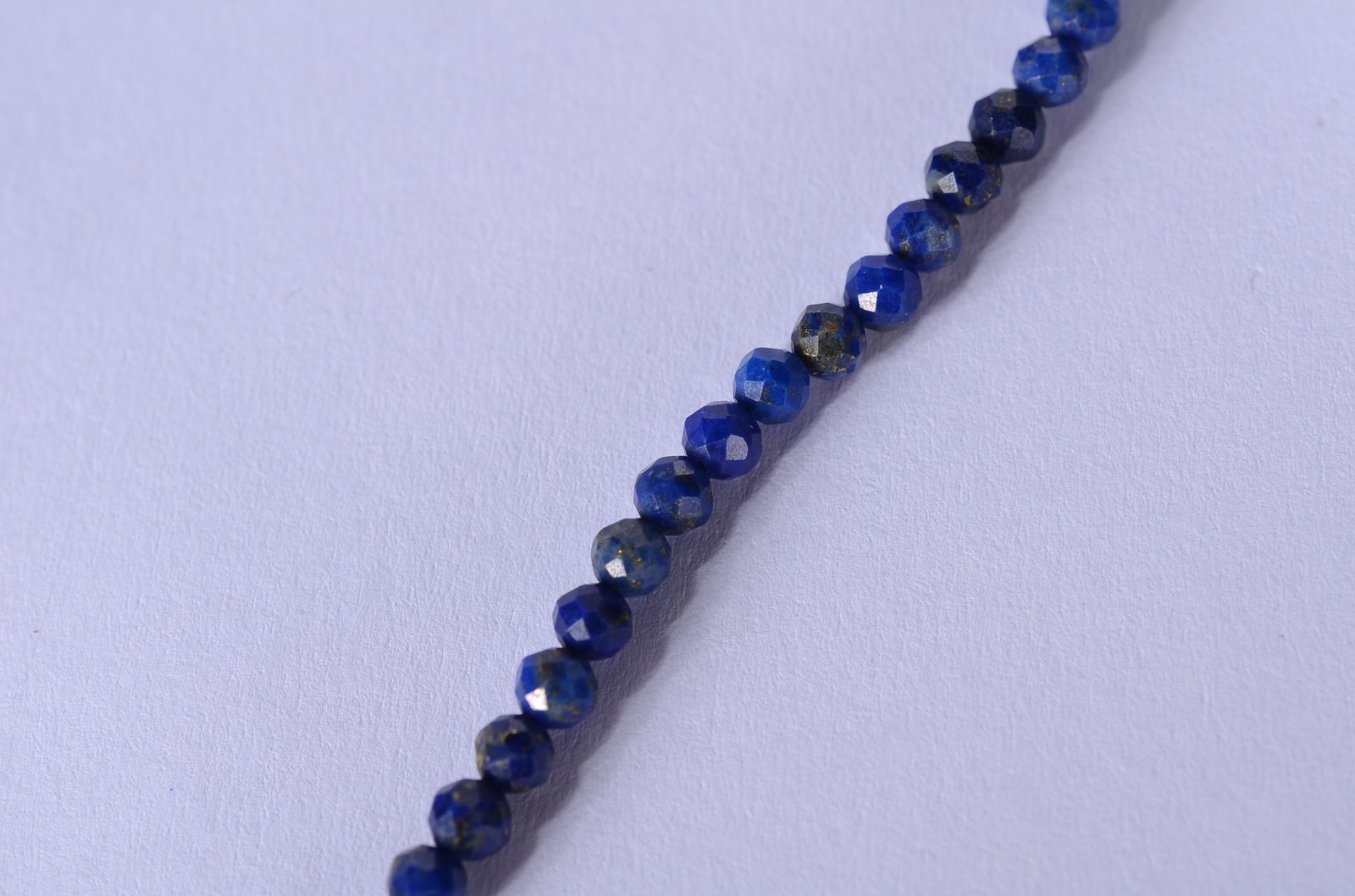 Colar lapis lazuli com pendente e fecho de ouro 18 k., forma de gota... - foto 4 de 8