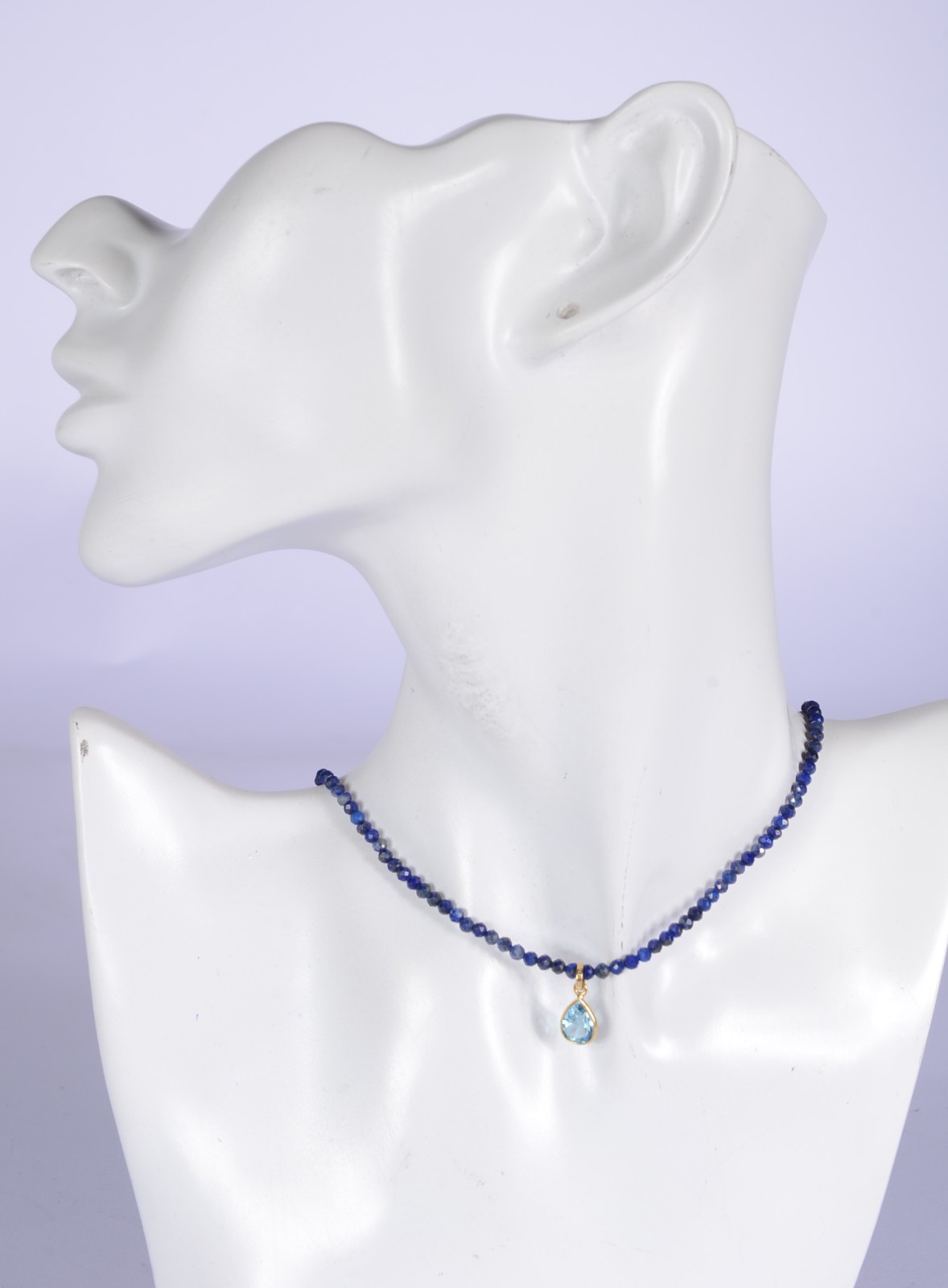 Colar lapis lazuli com pendente e fecho de ouro 18 k., forma de gota... - foto 8 de 8