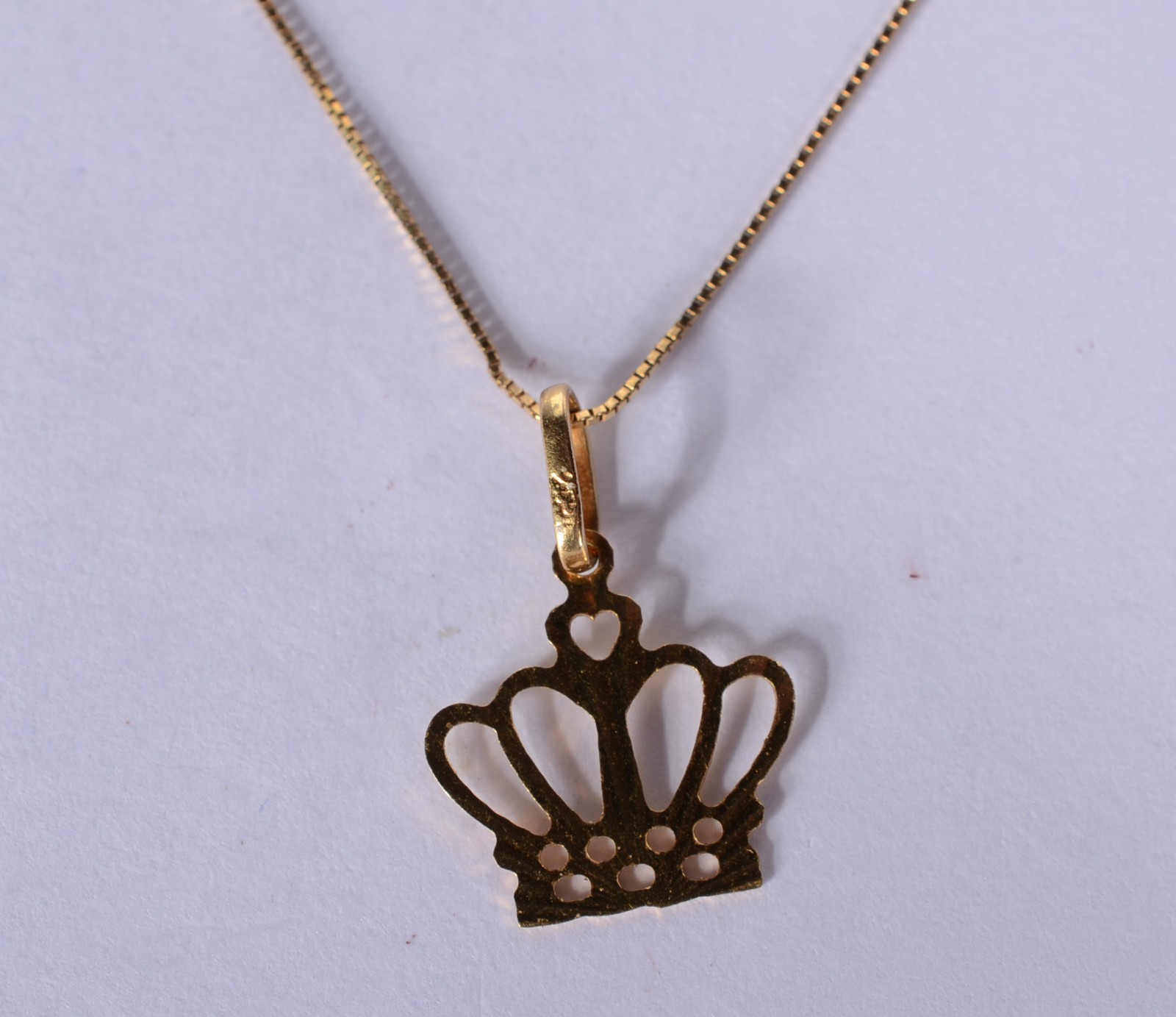 Colar de ouro 18 k., contraste 750 mls com pendente na forma de... - foto 1 de 5