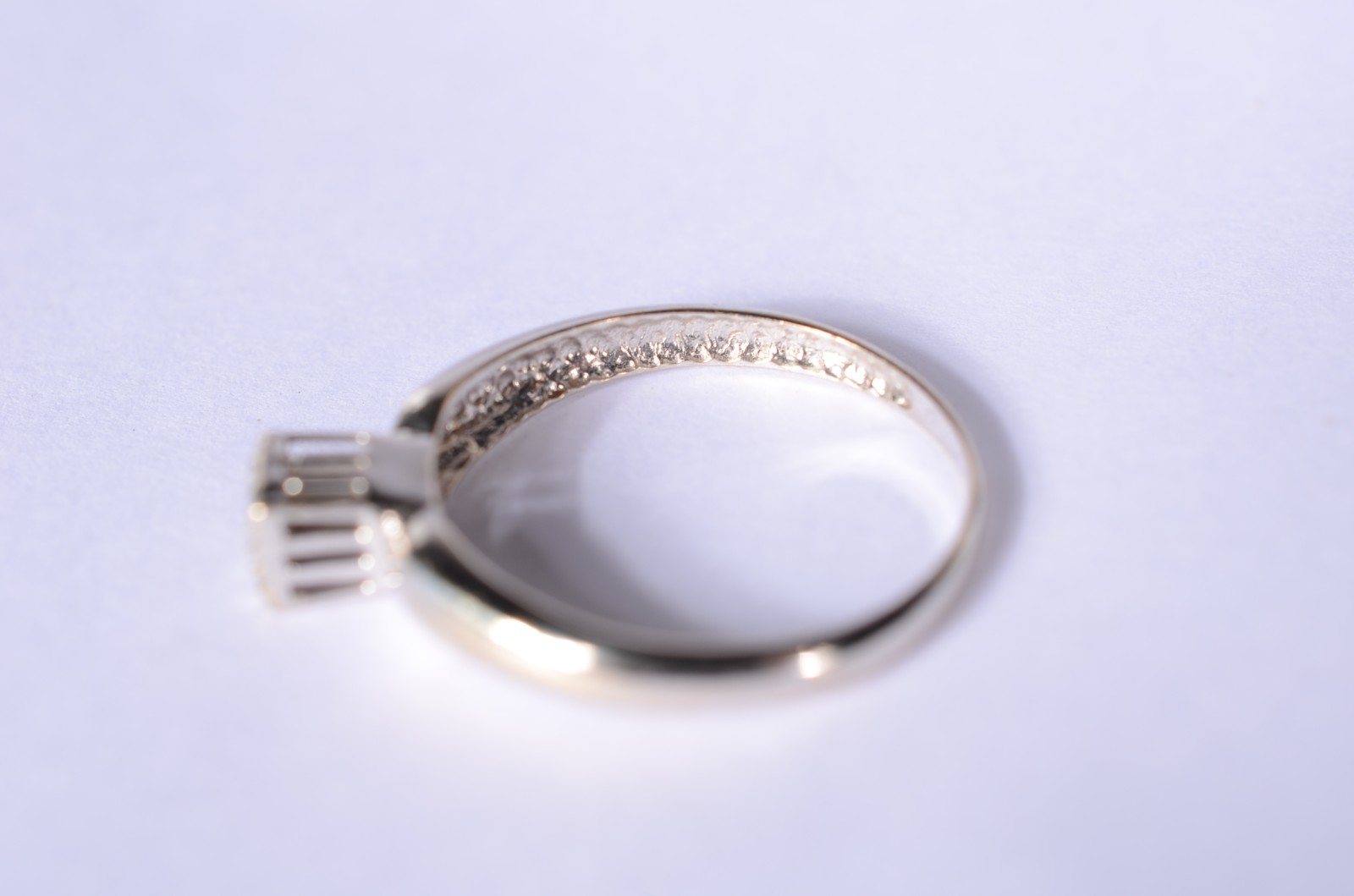 Anel de ouro branco feitio chuveiro com mini brilhantes, aro 18. (Por... - foto 3 de 6