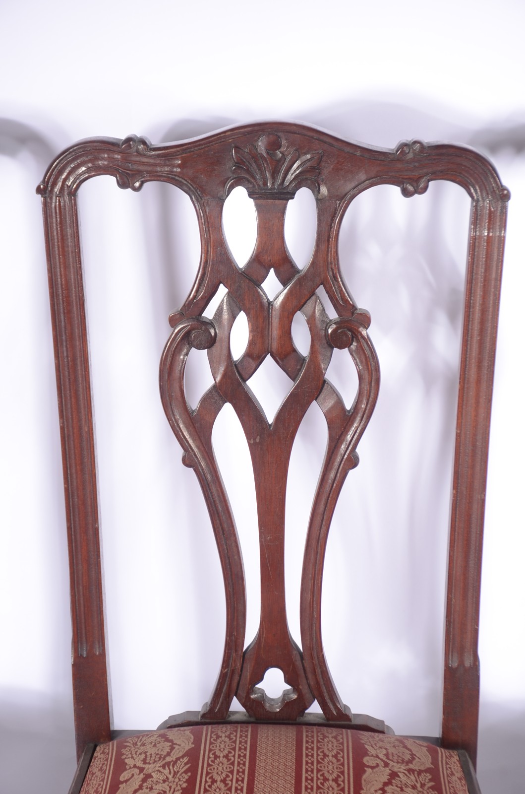 Conjunto com 10 cadeiras para sala de jantar de madeira nobre, sendo... - foto 3 de 3