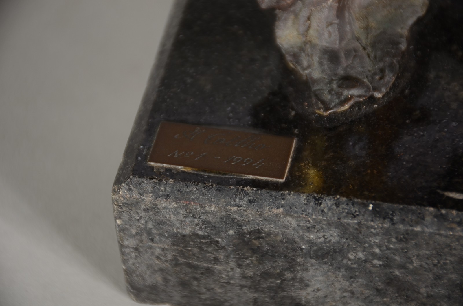 Quatro estatuetas diversas de metal. Com oxidações. - foto 5 de 11