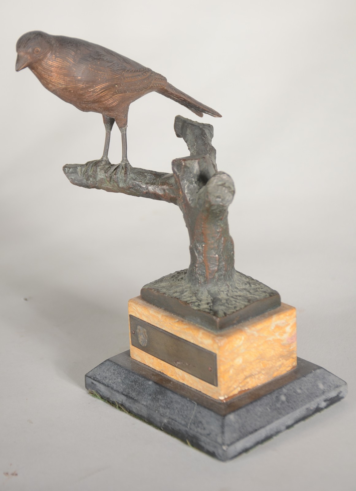 Quatro estatuetas diversas de metal. Com oxidações. - foto 7 de 11