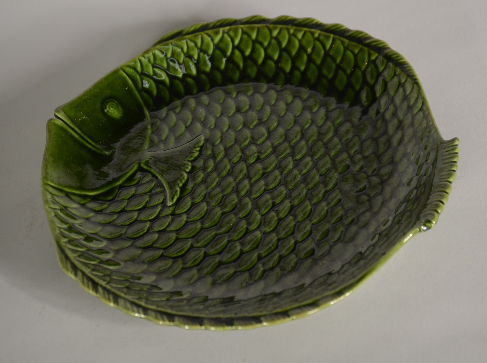 Serviço para peixe de cerâmica verde, composto de: 12 pratos... - foto 2 de 10