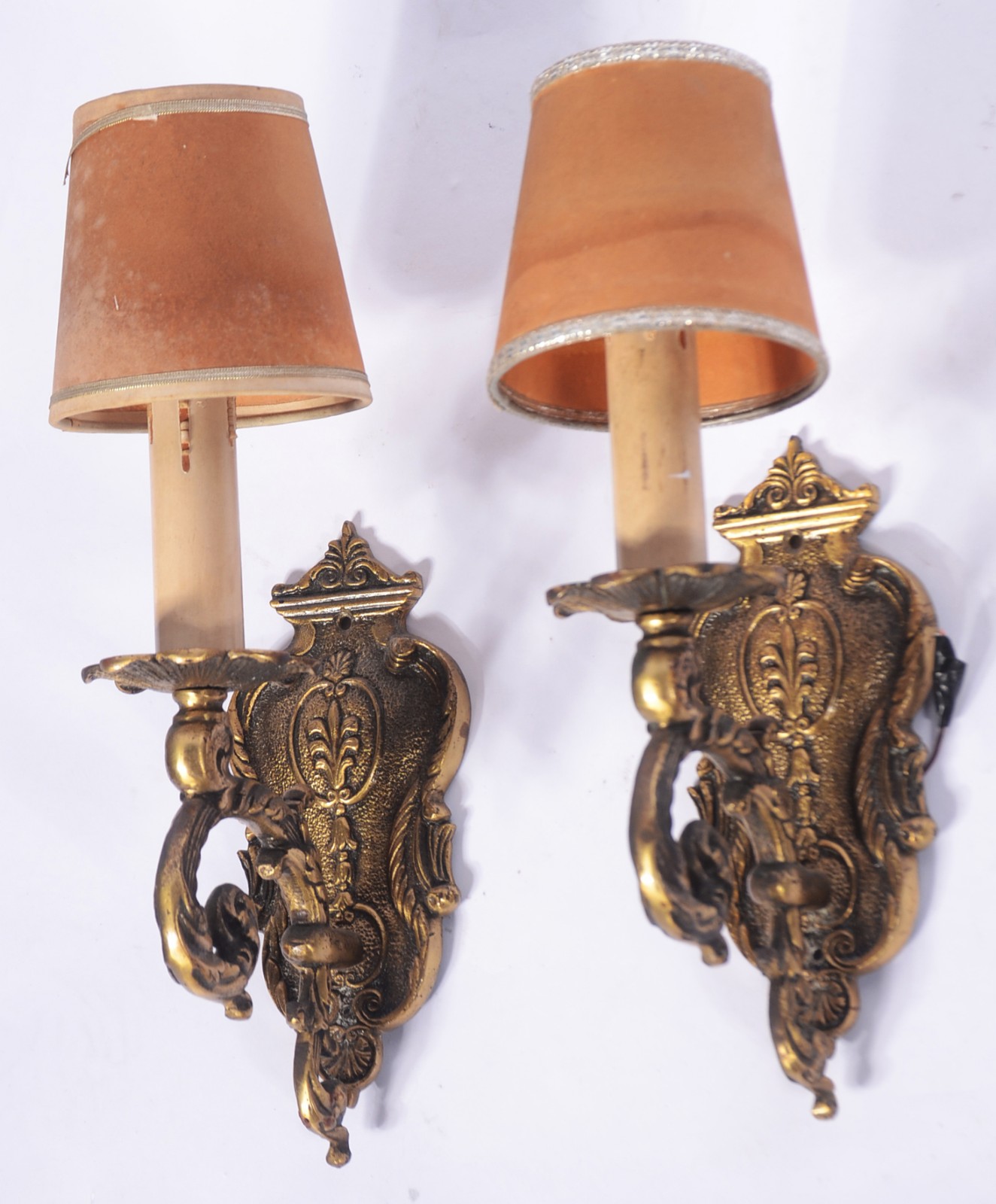 Par de arandelas de metal dourado para 1 luzes cada. - foto 1 de 7