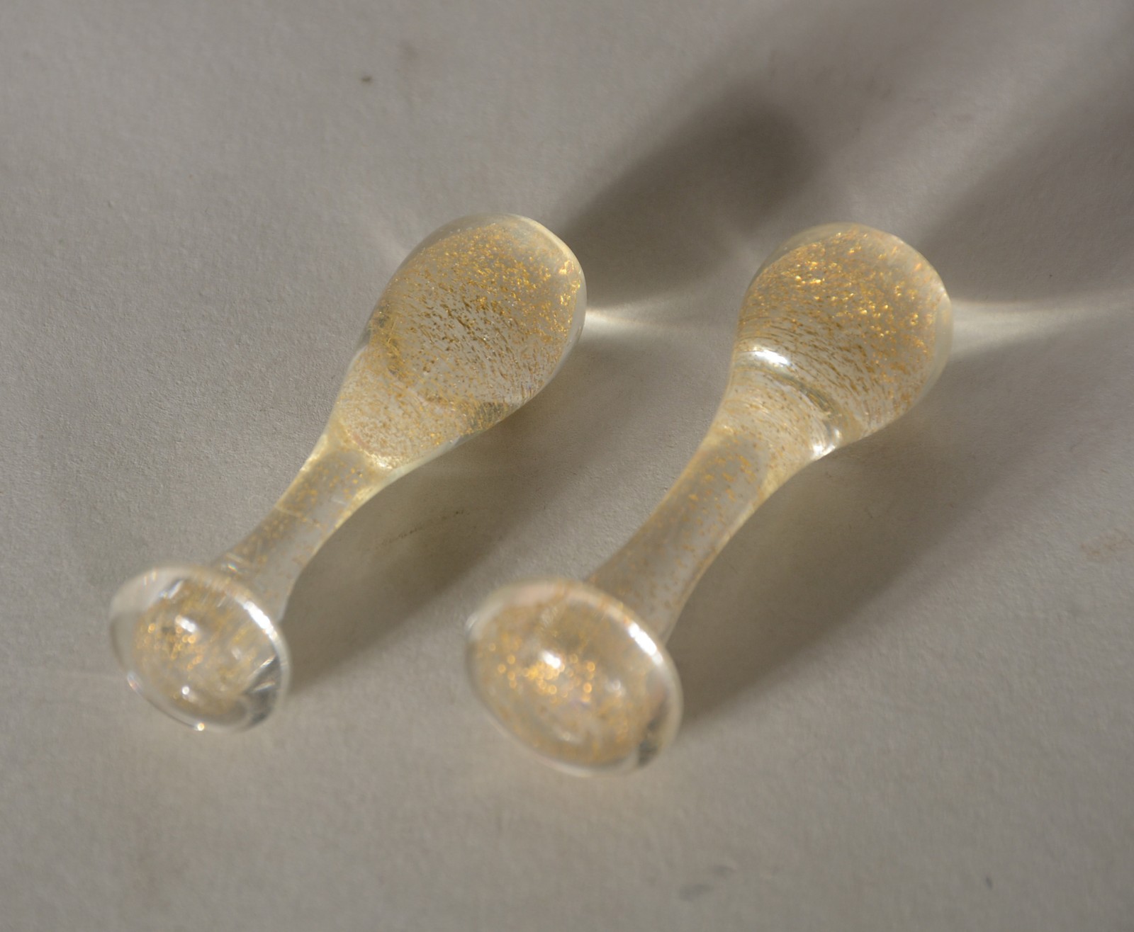 Par de cinzeiros de murano italiano na cor rubi com pó de ouro... - foto 5 de 5