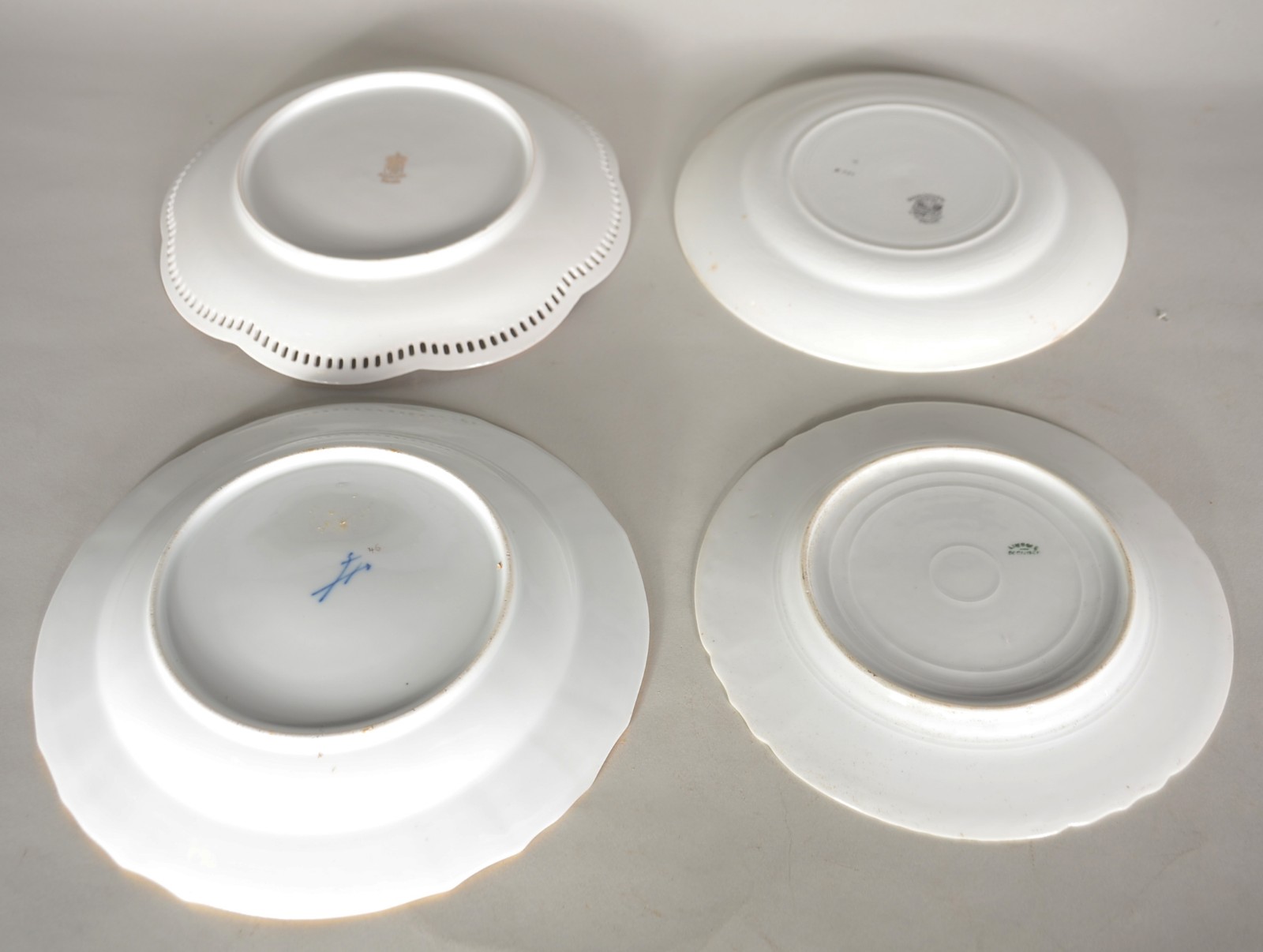Diversas peças de porcelana, sendo: potiche, 4 covilhetes de... - foto 3 de 11