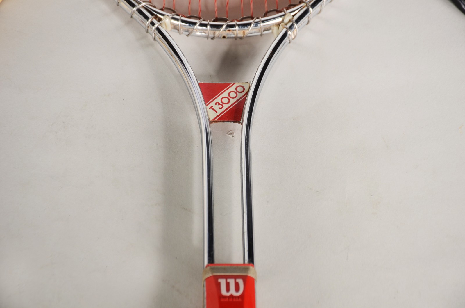 Conjunto com 6 antigas raquetes de tenis em diversos modelos. - foto 4 de 9