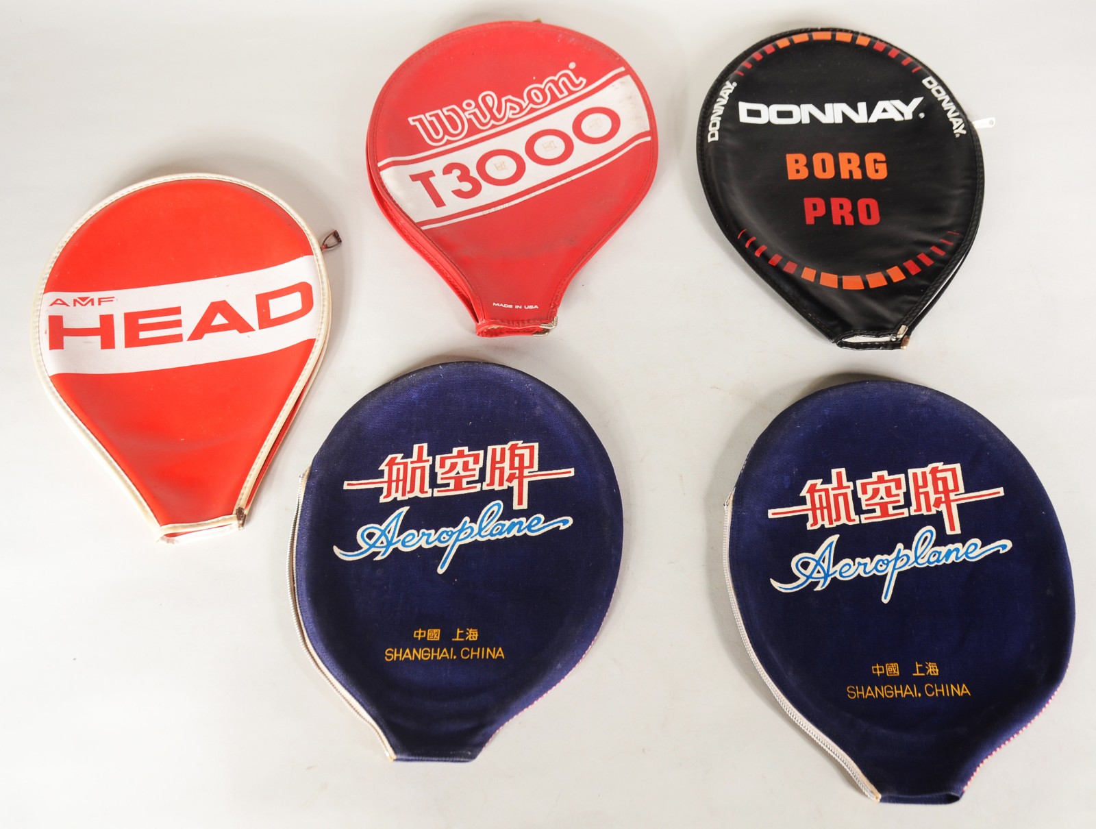 Conjunto com 6 antigas raquetes de tenis em diversos modelos. - foto 9 de 9