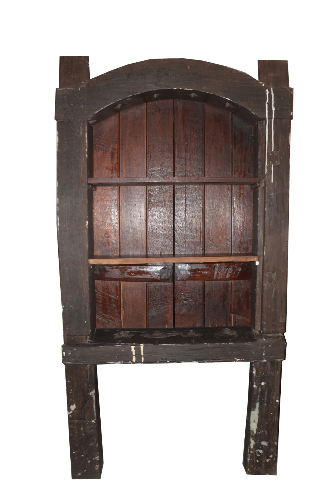 Antiga janela de prisão de madeira rústica. - foto 2 de 4