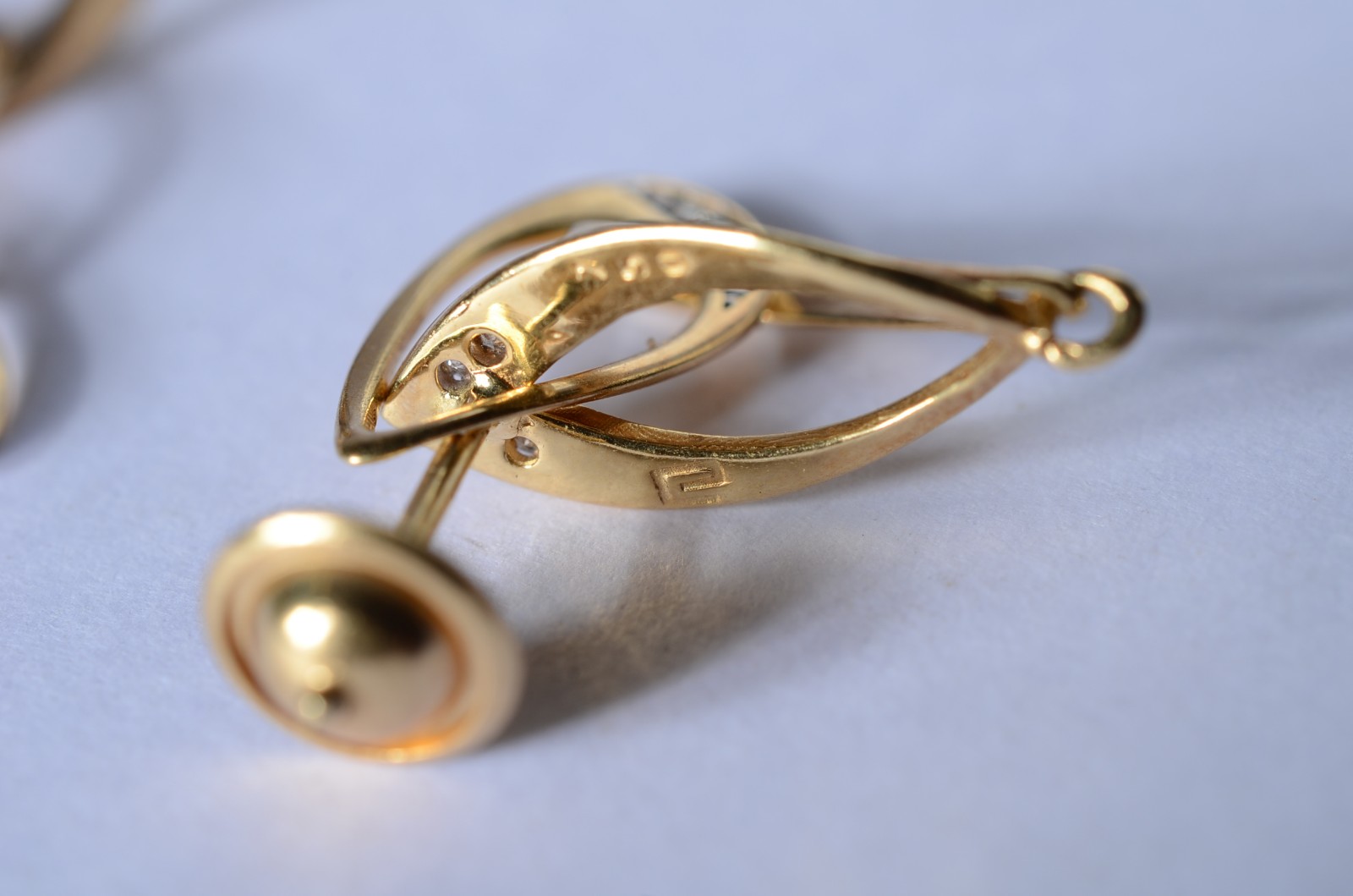 Par de brincos de ouro 18 k., na forma de cascata com mini... - foto 5 de 8