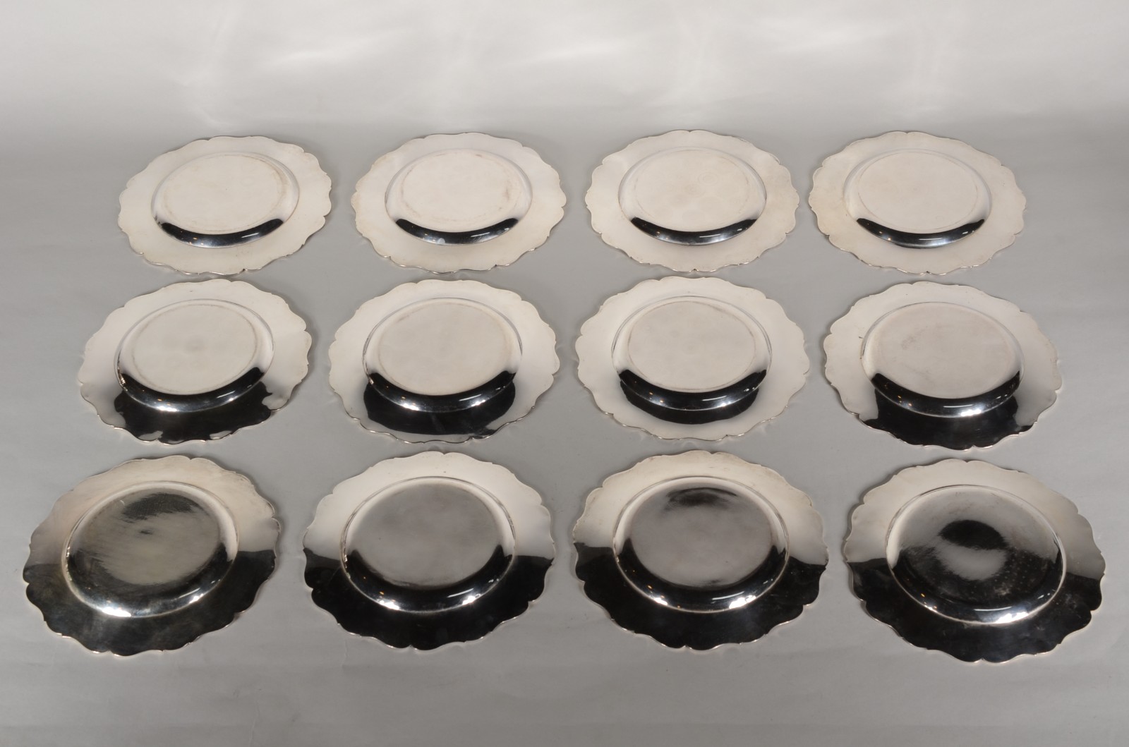 Conjunto com 12 pratinhos de prata, contraste 800 mls, borda... - foto 4 de 4
