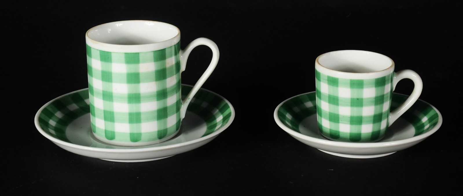 Aparelho para chá e café de porcelana branca com "xadrez verde"... - foto 5 de 11