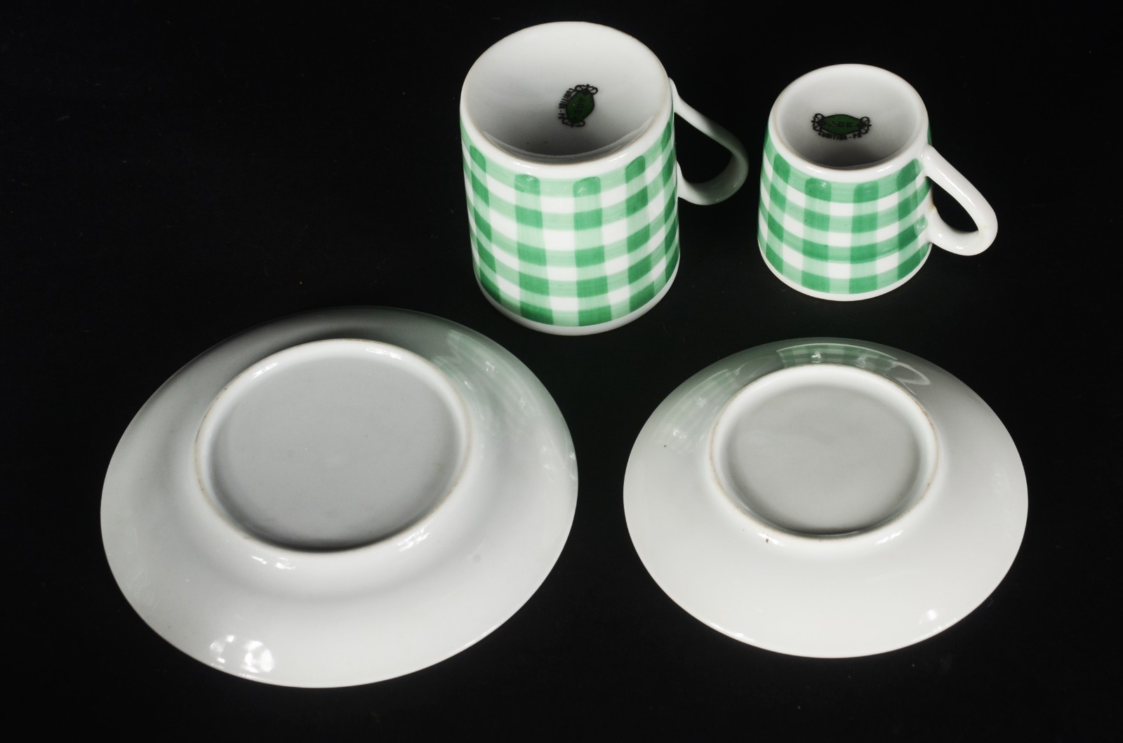 Aparelho para chá e café de porcelana branca com "xadrez verde"... - foto 6 de 11