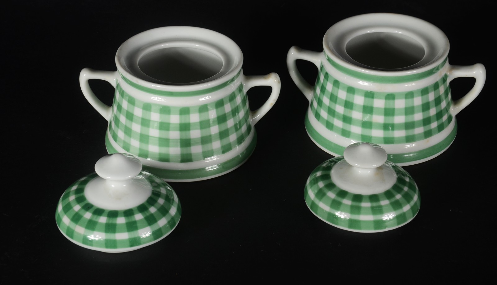 Aparelho para chá e café de porcelana branca com "xadrez verde"... - foto 8 de 11