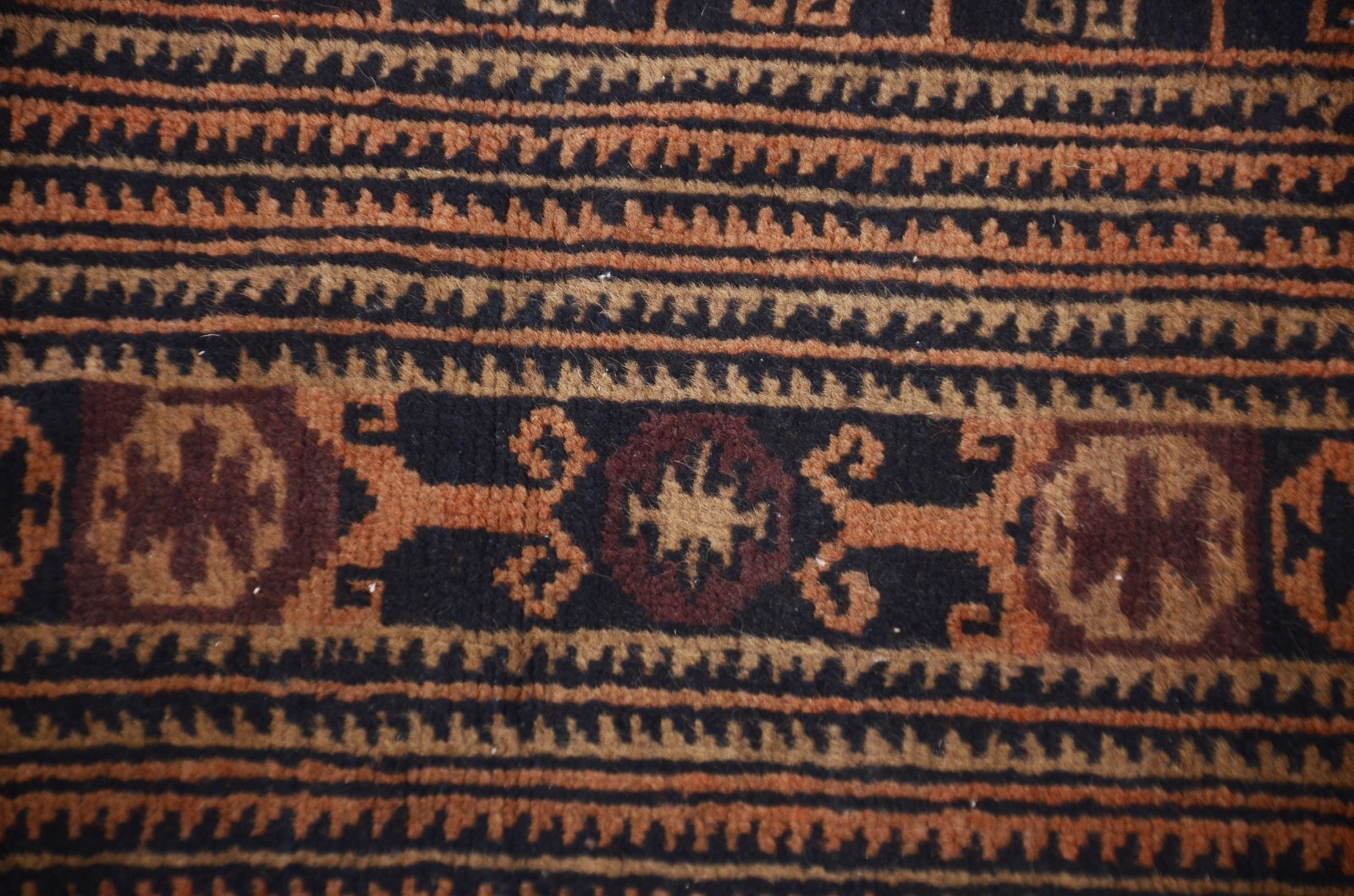 Três tapetes diversos, sendo: Hamadan, Kilim e Belouch. - foto 6 de 10