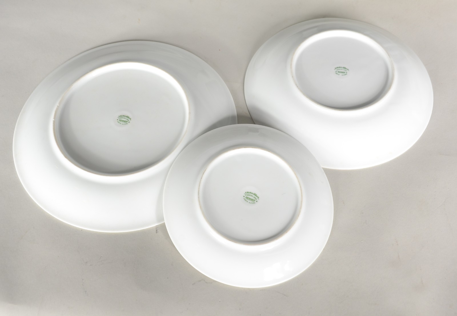 Aparelho de jantar, chá e café de porcelana Renner, fundo branco com... - foto 3 de 10