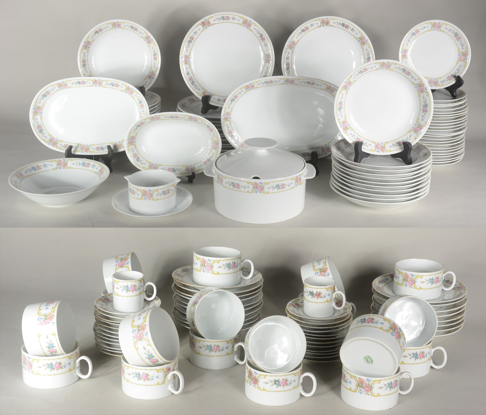 Aparelho de jantar, chá e café de porcelana Renner, fundo branco com... - foto 1 de 10