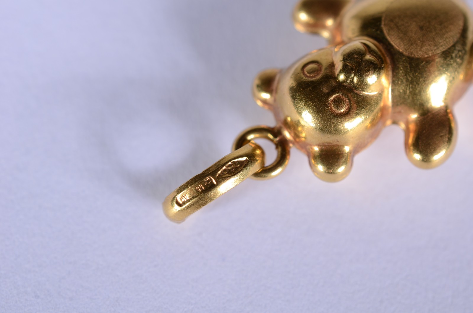 Pendente na forma de urso de ouro 18 k. - foto 3 de 4