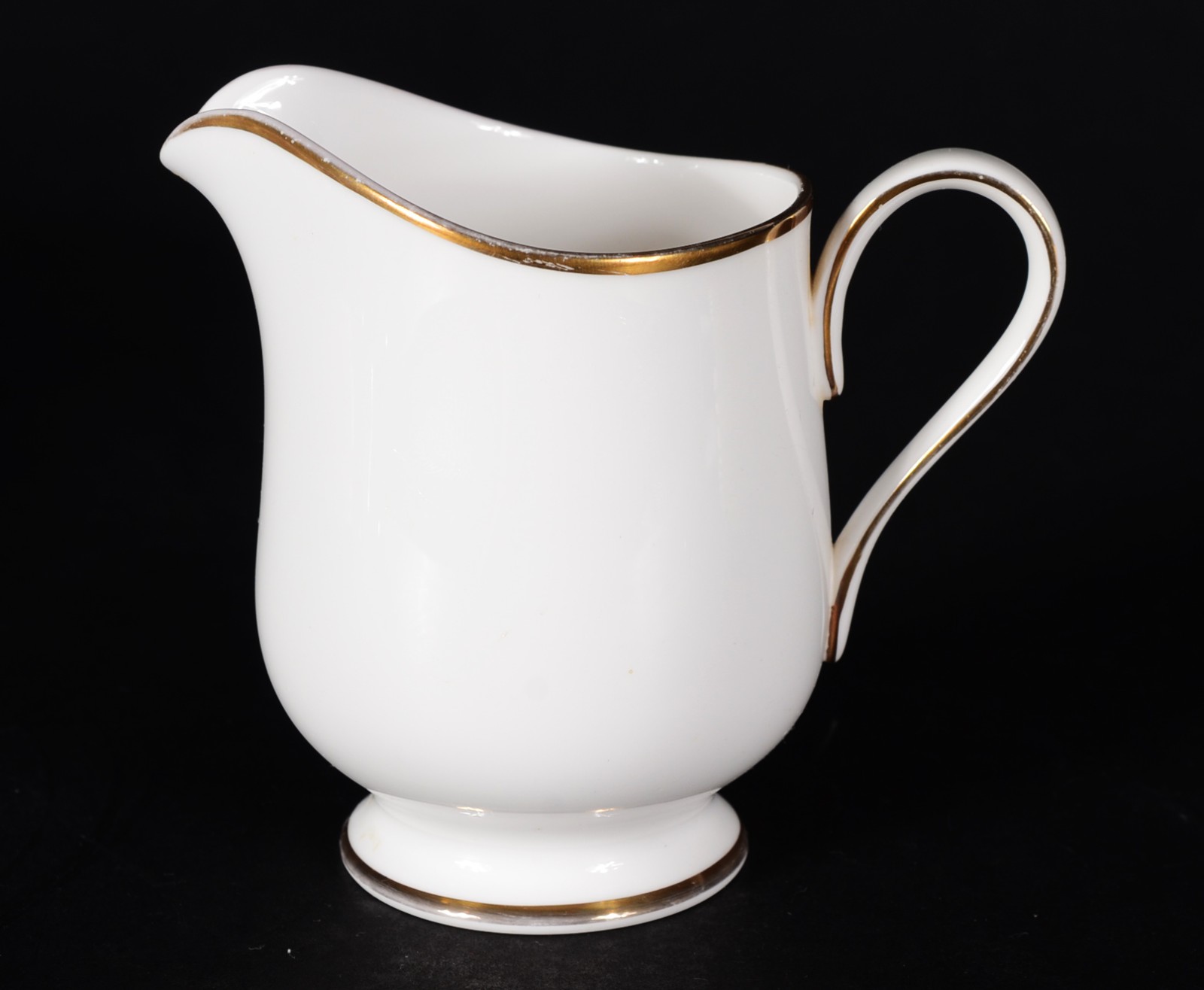 Serviço de jantar de porcelana Sango, composto de: 16 pratos rasos... - foto 8 de 11