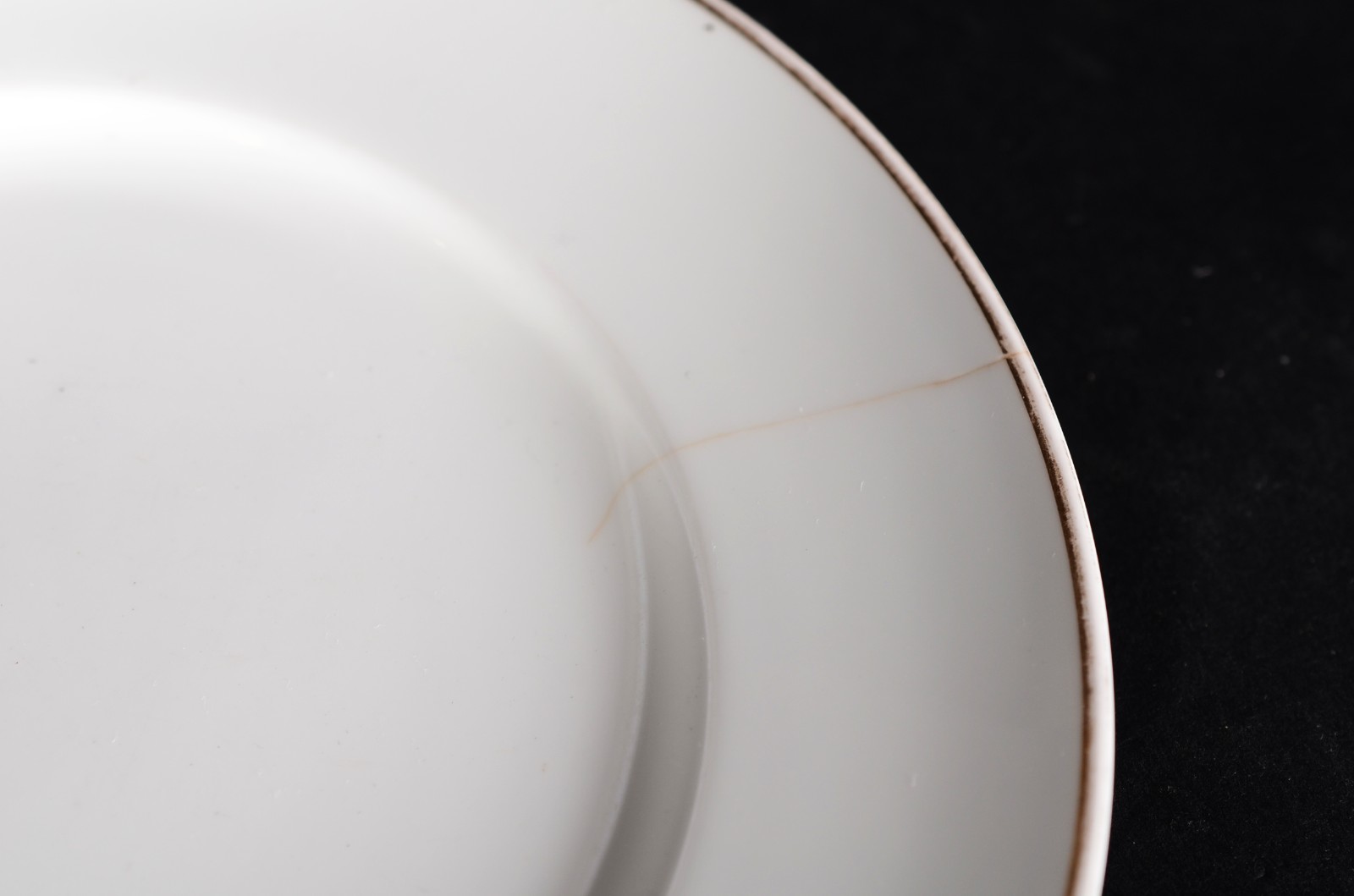 Serviço de jantar de porcelana Sango, composto de: 16 pratos rasos... - foto 9 de 11