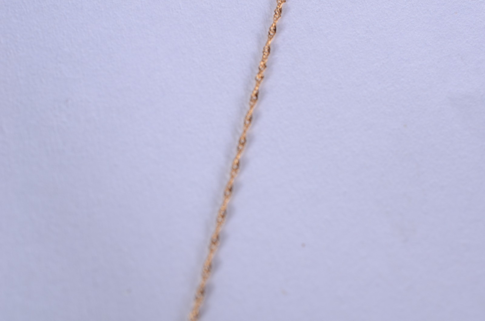 Colar com pendente de ouro 18 k. (Por motivos de segurança a peça não... - foto 3 de 5
