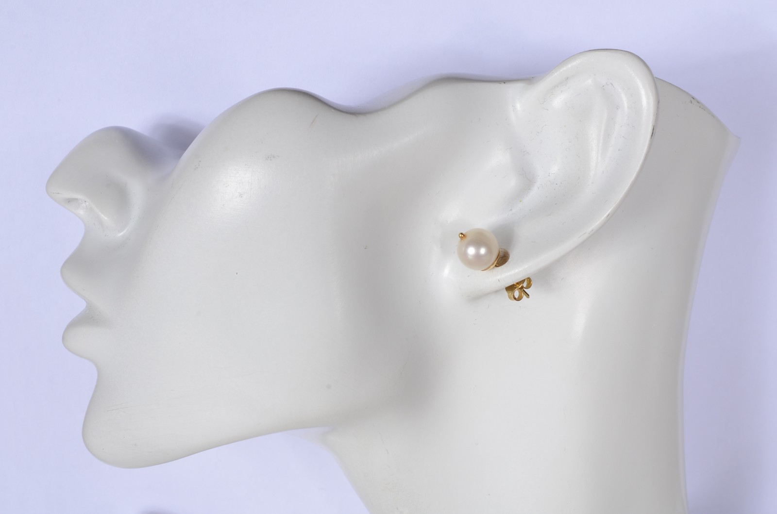 Conjunto de ouro 18 k., contraste 750 mls, composto de: anel e par de... - foto 5 de 5