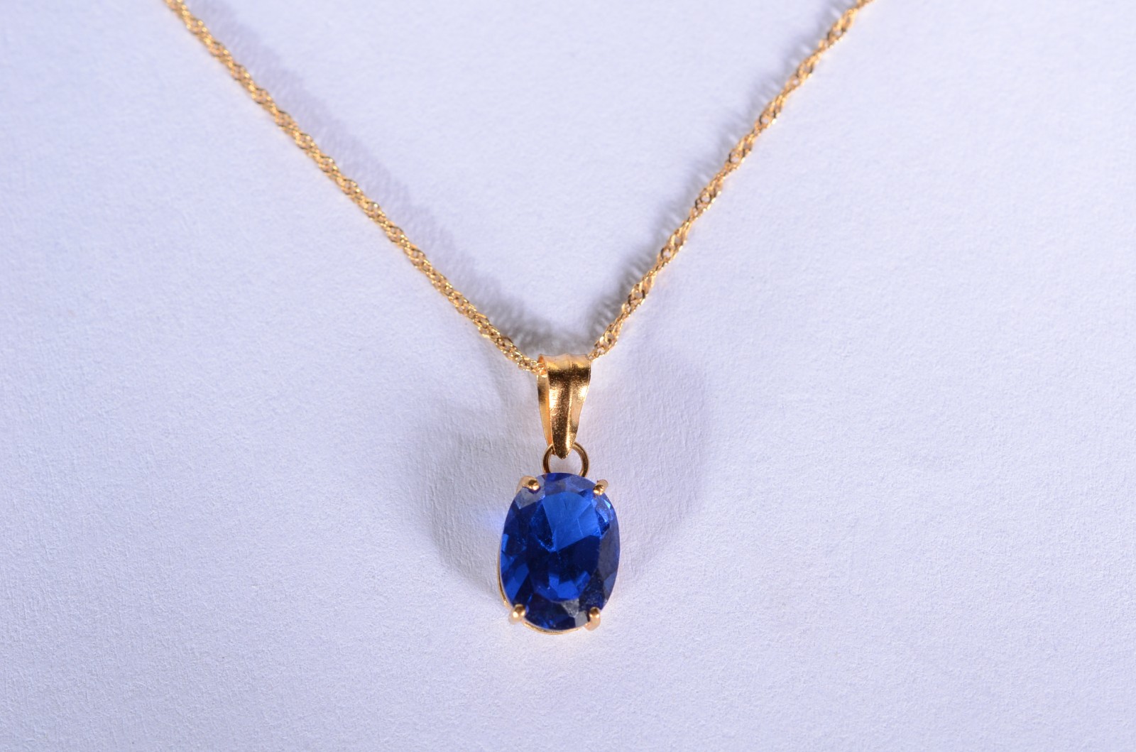 Colar com pendente de ouro 18 k., contraste 750 mls. (Por motivos de... - foto 1 de 7