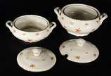 Serviço de jantar de porcelana tcheca Thun, com... - Serviço de jantar de porcelana tcheca Thun, composto de: 12 pratos rasos (um com fio de cabelo), 10 pratos fundos, 12 pratos de sobremesa (1 com...