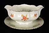 Serviço de jantar de porcelana tcheca Thun, com... - Serviço de jantar de porcelana tcheca Thun, composto de: 12 pratos rasos (um com fio de cabelo), 10 pratos fundos, 12 pratos de sobremesa (1 com...