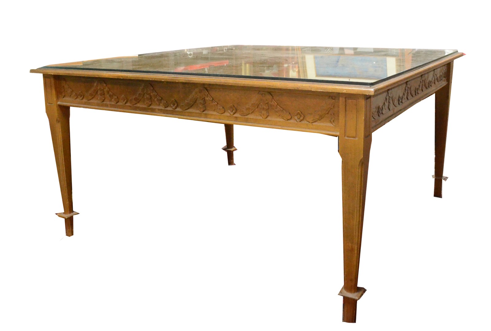 Mesa de jantar de madeira clara, saia com guirlandas florais... - foto 1 de 5