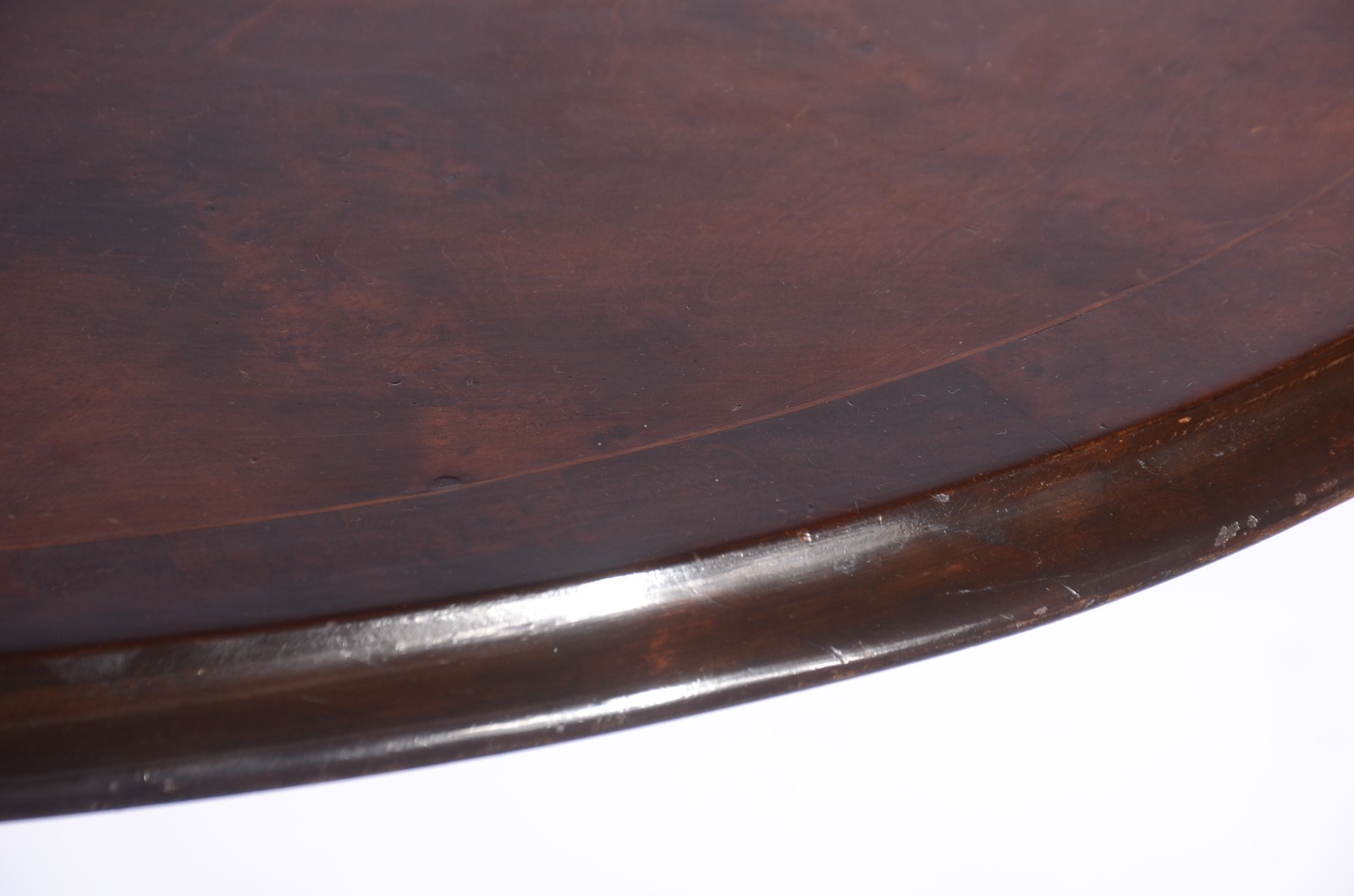 Mesa tilp top de madeira nobre, tampo feitio oval, apoio em coluna... - foto 6 de 11