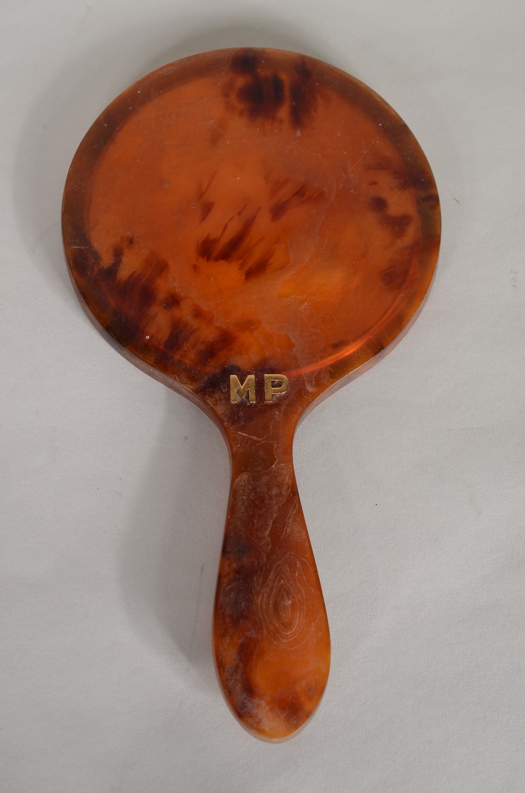 Conjunto para toilette de tartaruga com letras "MP" em ouro, composto... - foto 6 de 10
