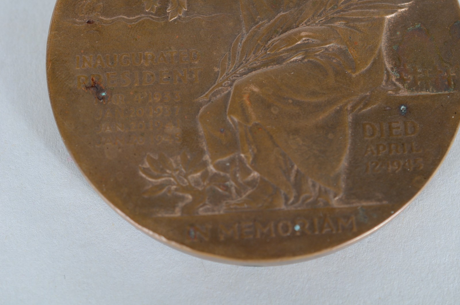 Medalha de bronze "President of the United States" - Franklin Delano... - foto 7 de 9