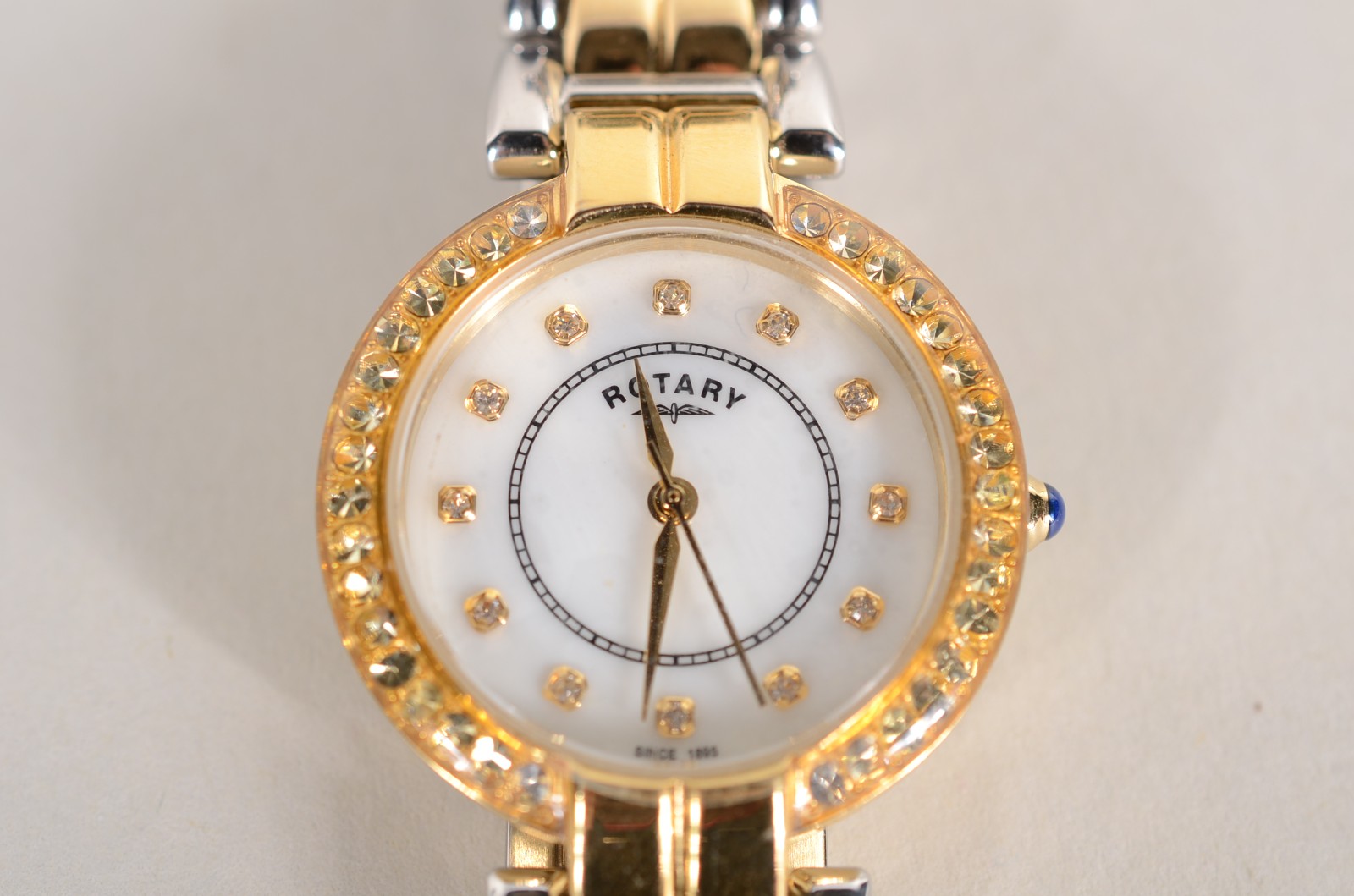 Relógio feminino de pulso suíço de aço, mostrador com vidro mineral... - foto 1 de 11