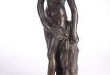 CHARLES GAUTIER - BRONZIER (França, século XIX)... - Escultura de bronze representando figura feminina. Assinada na base.